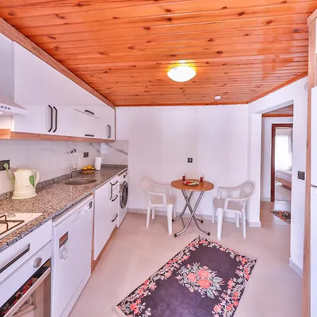 Apartman No 7 *
