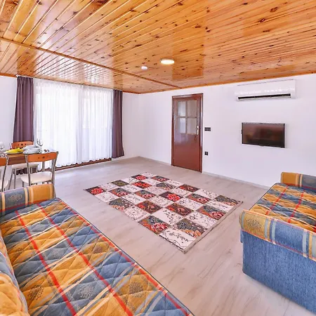 No 7 Apartman *
